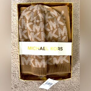 Michael Kors Hat and Scarf Gift Set